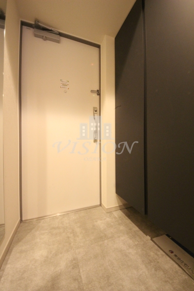 玄関　写真は別タイプのお部屋です。