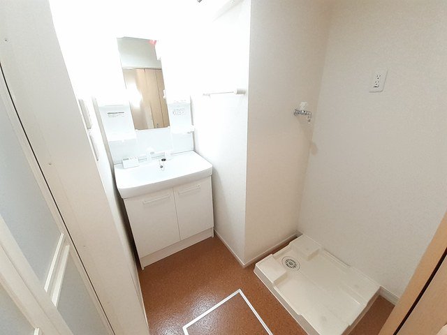 洗面設備　コンパクトで使いやすい洗面所