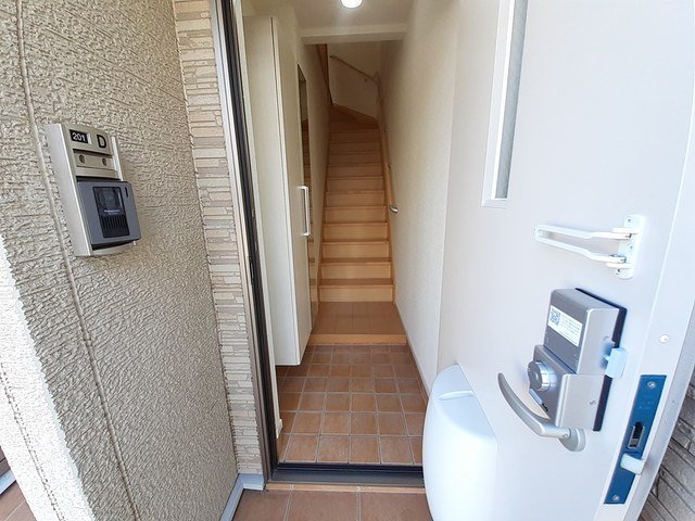 玄関　落ち着いた玄関です