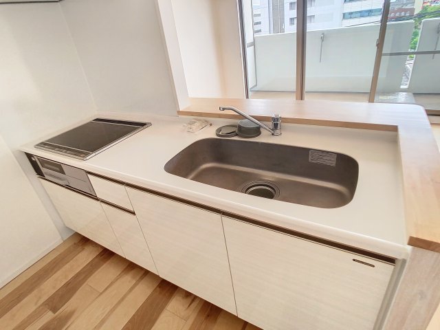 キッチン　掲載写真は空室の一例です。実際のお部屋と仕様等が異なる場合、