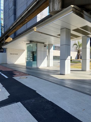 エントランス　建物の内部です