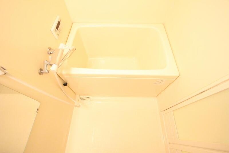 バス・シャワールーム　清潔感のある浴室