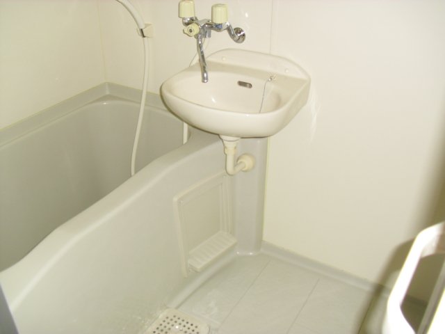 バス・シャワールーム　同物件別号室