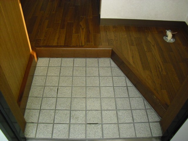 玄関　同物件別号室