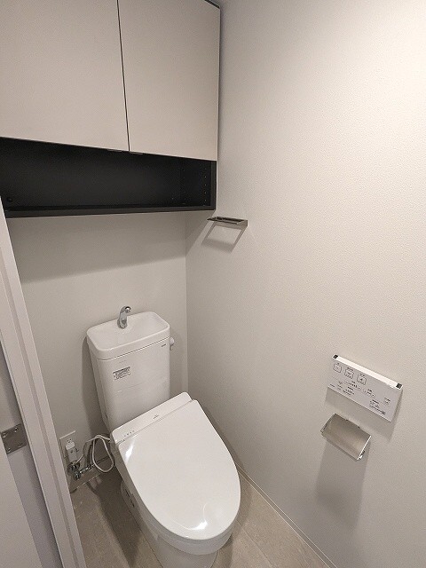 トイレ　温水洗浄便座