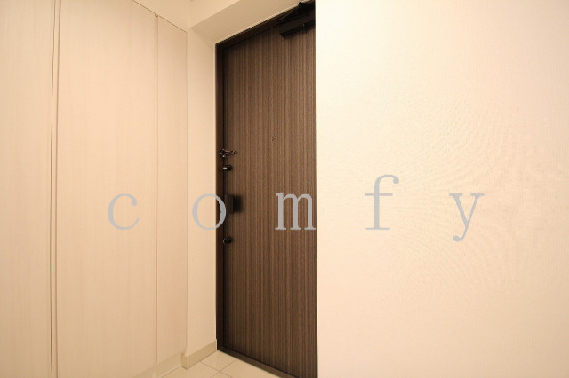 玄関　ダブルロックの玄関