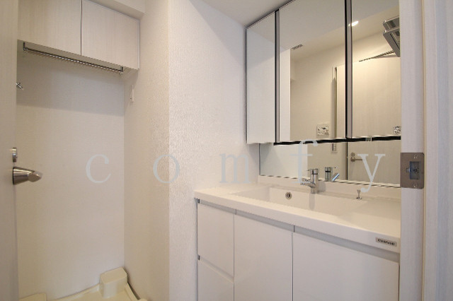 洗面設備　お洒落な洗面台