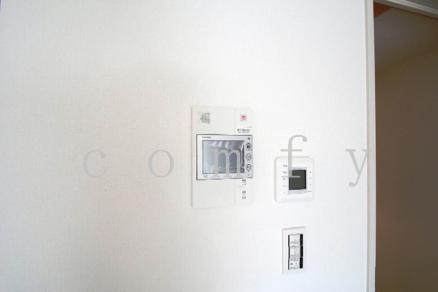 セキュリティ　モニター付きインターホン