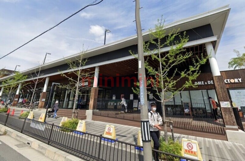 スーパー　阪急オアシス吹田片山店（スーパー）まで725m