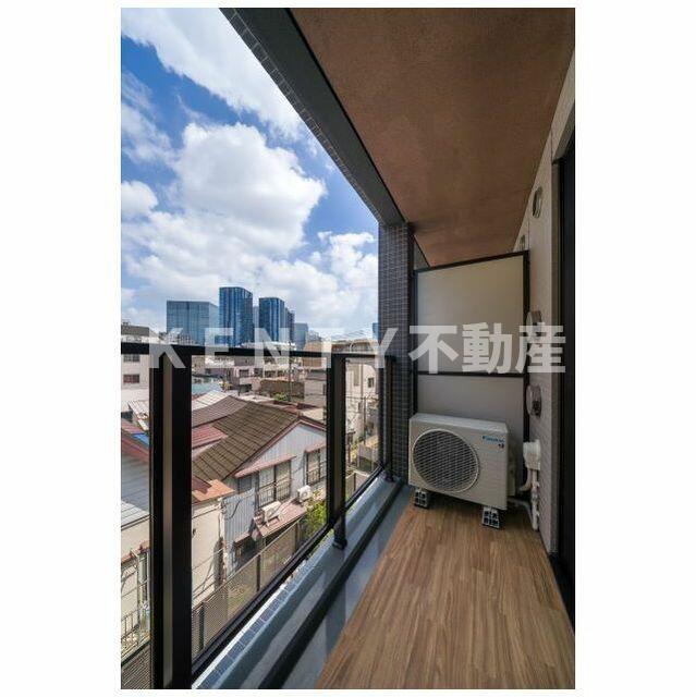 バルコニー　外からの目が気にならないバルコニーで洗濯物が干せます