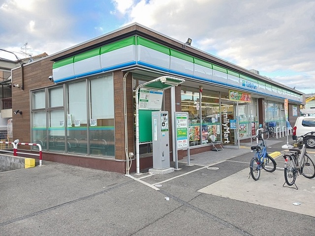 その他　ファミリーマート様まで500m