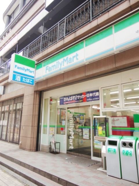 コンビニ　ファミリーマートサンズすみれが丘南店（コンビニ）まで670m