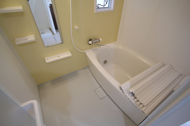 バス・シャワールーム　※他のお部屋の参考写真です