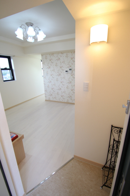 玄関　※他のお部屋の参考写真です