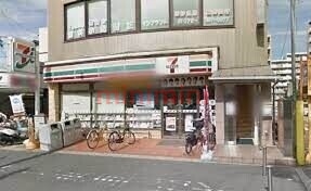 コンビニ　セブンイレブン茨木東奈良3丁目店（コンビニ）まで318m