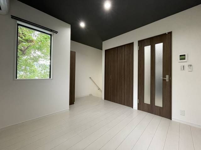 その他　【築浅！！キレイで明るいお部屋です！！】