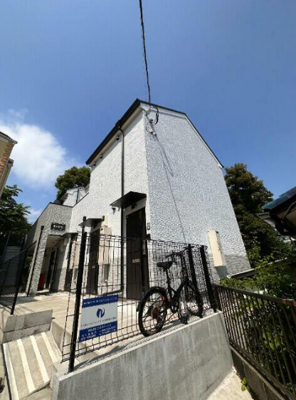 建物外観　[築浅で窓が大きめのお部屋です！！]