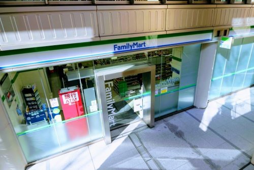 コンビニ　ファミリーマート ガーデンシティ品川御殿山店（コンビニ）まで659m
