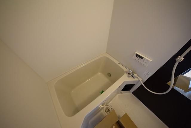 バス・シャワールーム　追い焚き機能付きお風呂です