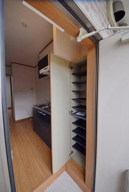 玄関　トール式シューズボックス