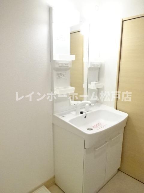 洗面設備　広い洗面スペース