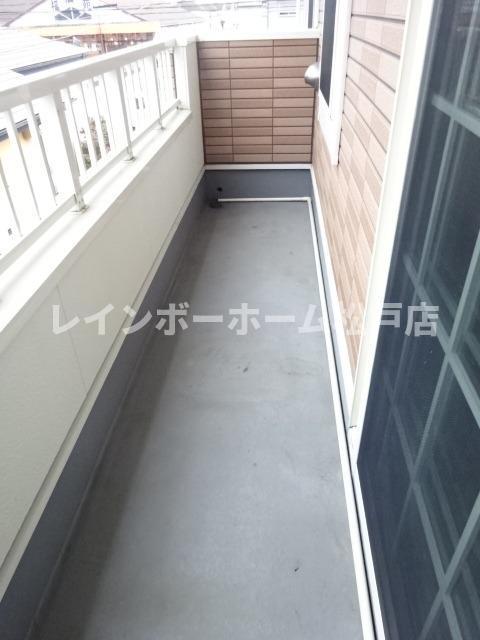 バルコニー　陽当たり良好なバルコニーです