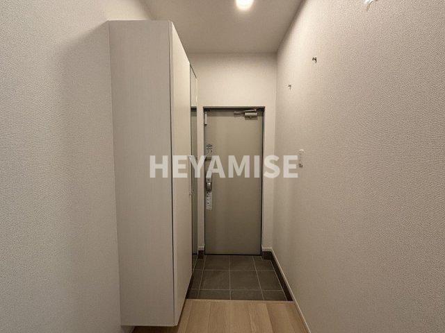 玄関　※室内画像は類似物件のもの