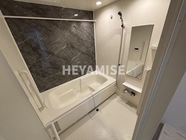 バス・シャワールーム　※室内画像は類似物件のもの