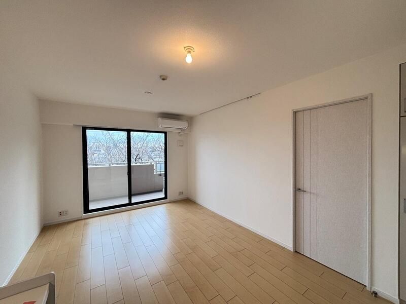 居室・リビング　■エアコン■24時間換気システム■ダウンライト