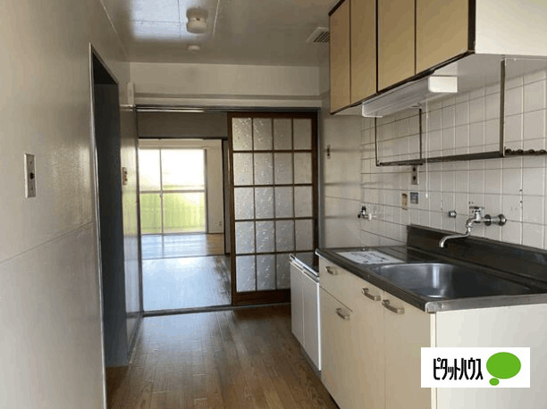 キッチン　同物件別部屋