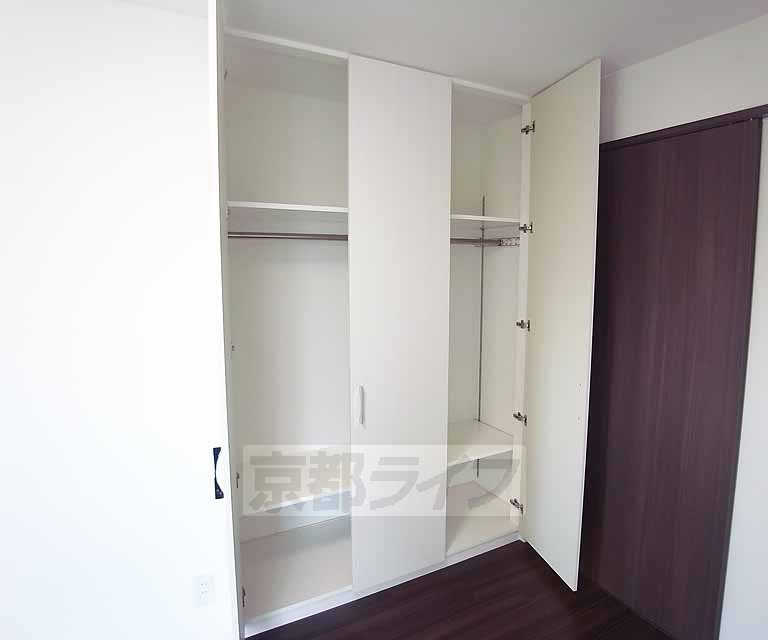 収納　各部屋には収納があります