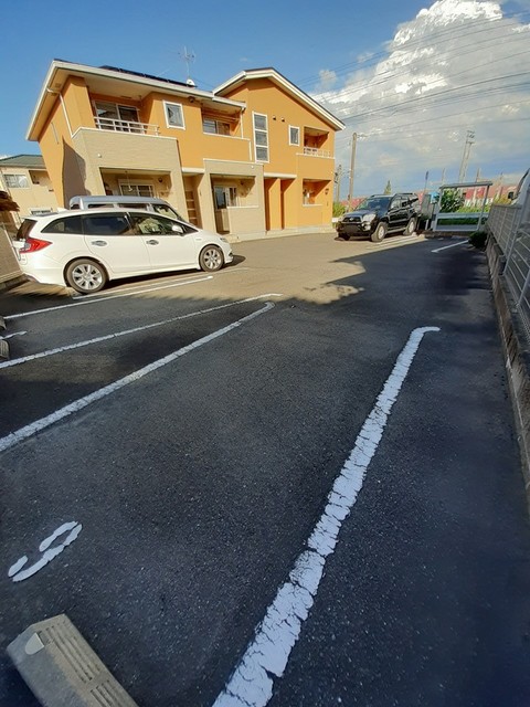 駐車場　駐車スペースもあります☆
