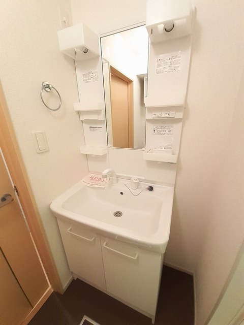 洗面設備　明るい洗面所です★