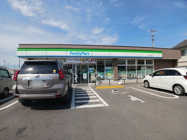 コンビニ　ファミリーマート氷上店さん（コンビニ）まで1400m