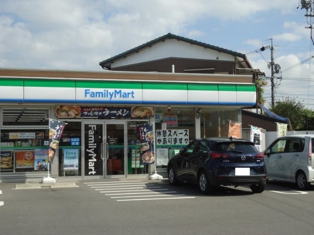 コンビニ　ファミリーマート半田住吉店（コンビニ）まで283m