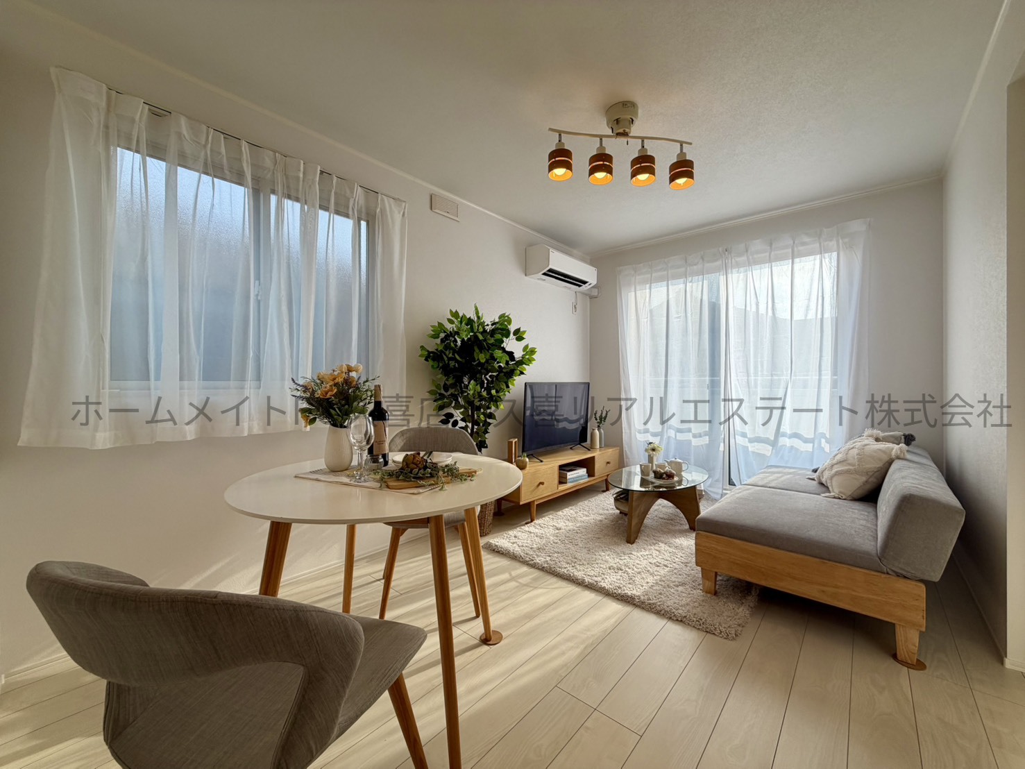 居室・リビング　家具などはつきません