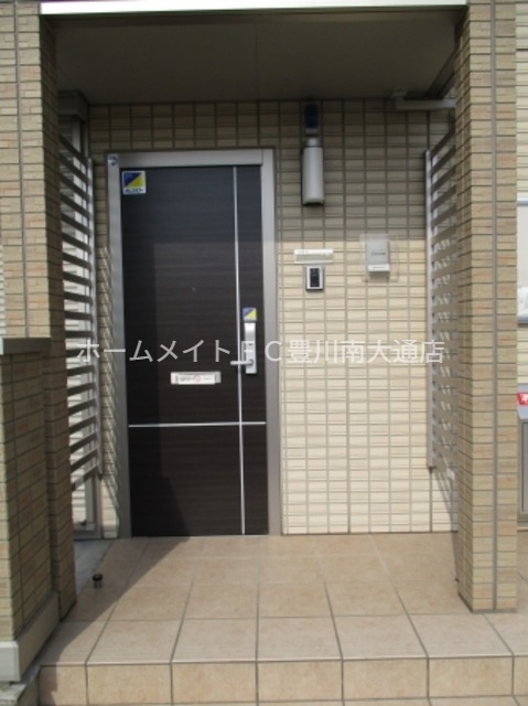 玄関　同型別部屋写真