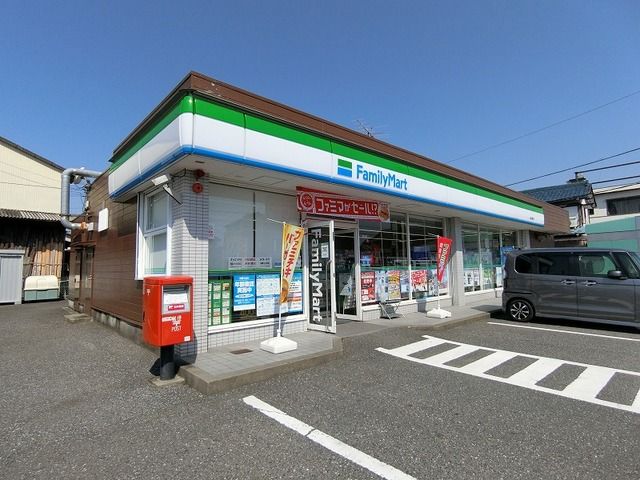 コンビニ　ファミリーマート 垂井東店（コンビニ）まで800m