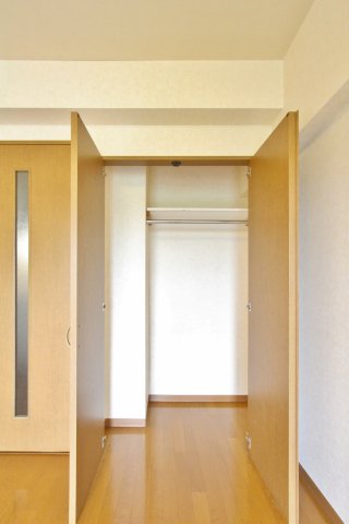 収納　参考写真（同物件別部屋）