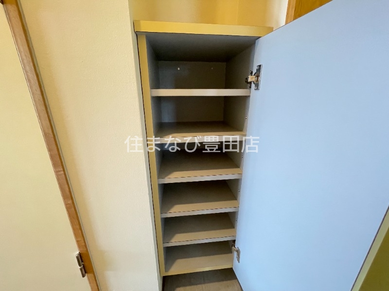 玄関　同型別部屋写真