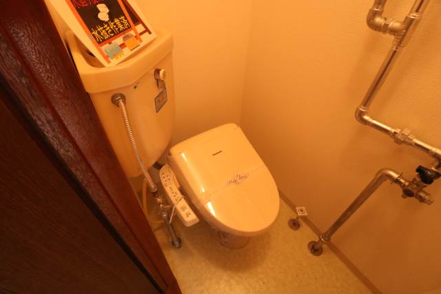 トイレ　シャワートイレ完備♪