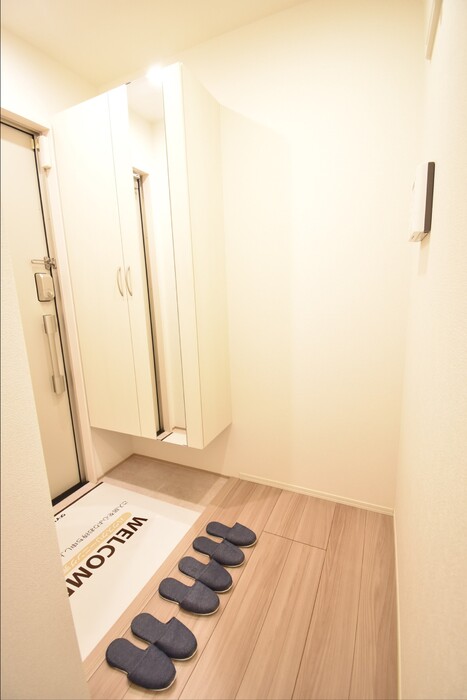 玄関　うどん県のお部屋探しはうどん不動産へ うどんちゃんとLINE