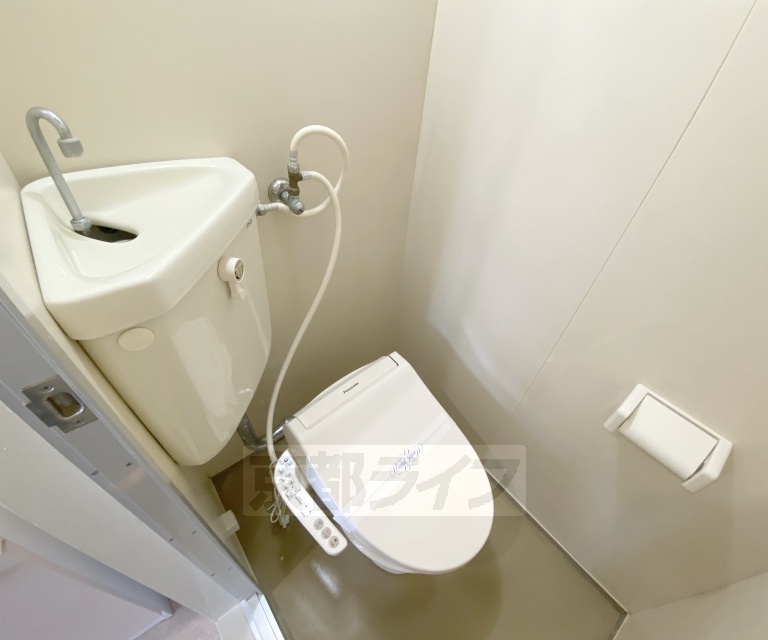 トイレ　洗浄機能付きトイレです。