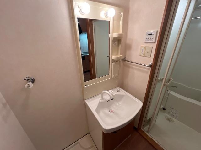 洗面設備　洗髪洗面化粧台