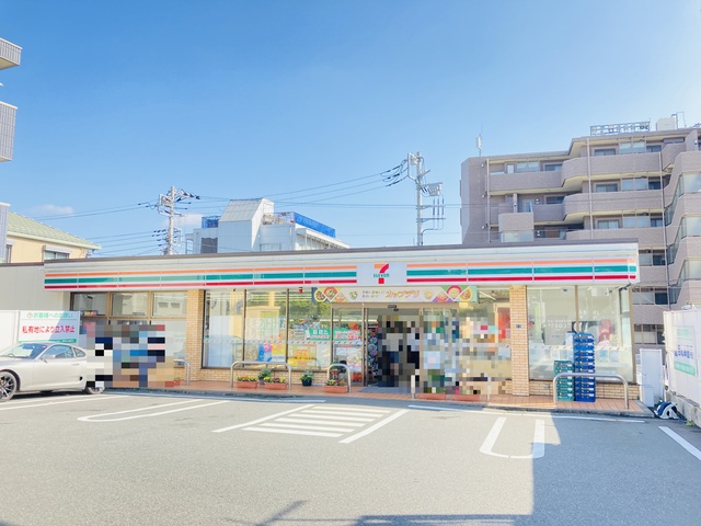 コンビニ　セブンイレブン横浜磯子森5丁目店（コンビニ）まで621m
