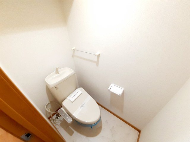 トイレ　落ち着いたトイレです