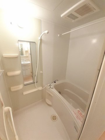バス・シャワールーム　ゆったり過ごせるお風呂です