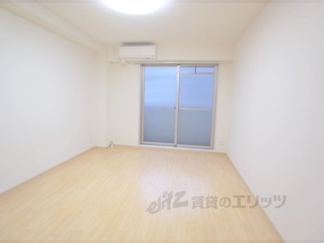 居室・リビング　きれいなお部屋です