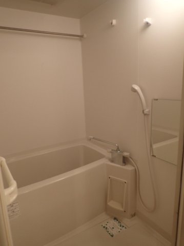 バス・シャワールーム　※別部屋同間取りのお写真となります。参考にご覧くださいませ。