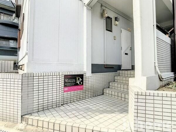 エントランス　清潔なエントランスです